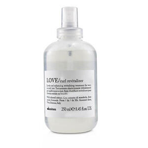 Davines Könnyűszerkezetes spray behajtására hullám Essential Hair care Szerelem ( Curl Revitalizer) 250 ml