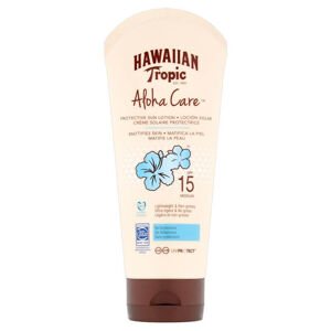 Hawaiian Tropic Mattító hatású napvédő tej SPF 15 Aloha Care (Hawaiian Tropic Protective Sun Lotion Mattifies Skin) 180 ml
