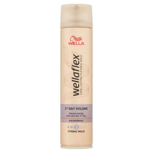 Wella Volumennövelő hajlakk  Wellaflex 2nd Day Volume (Hairspray) 250 ml